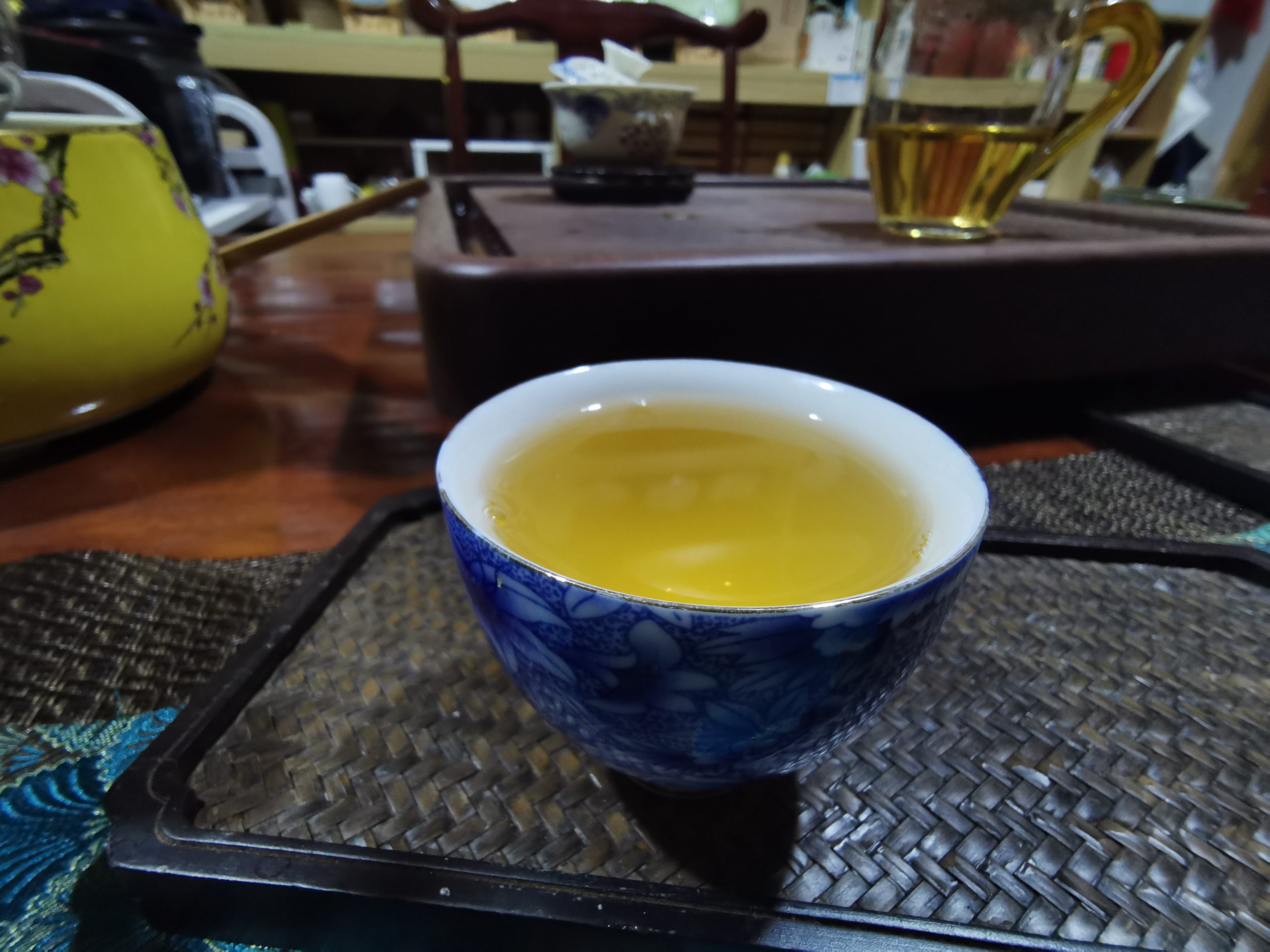 冰岛老寨古树茶口感，冰岛古树茶这么金贵？