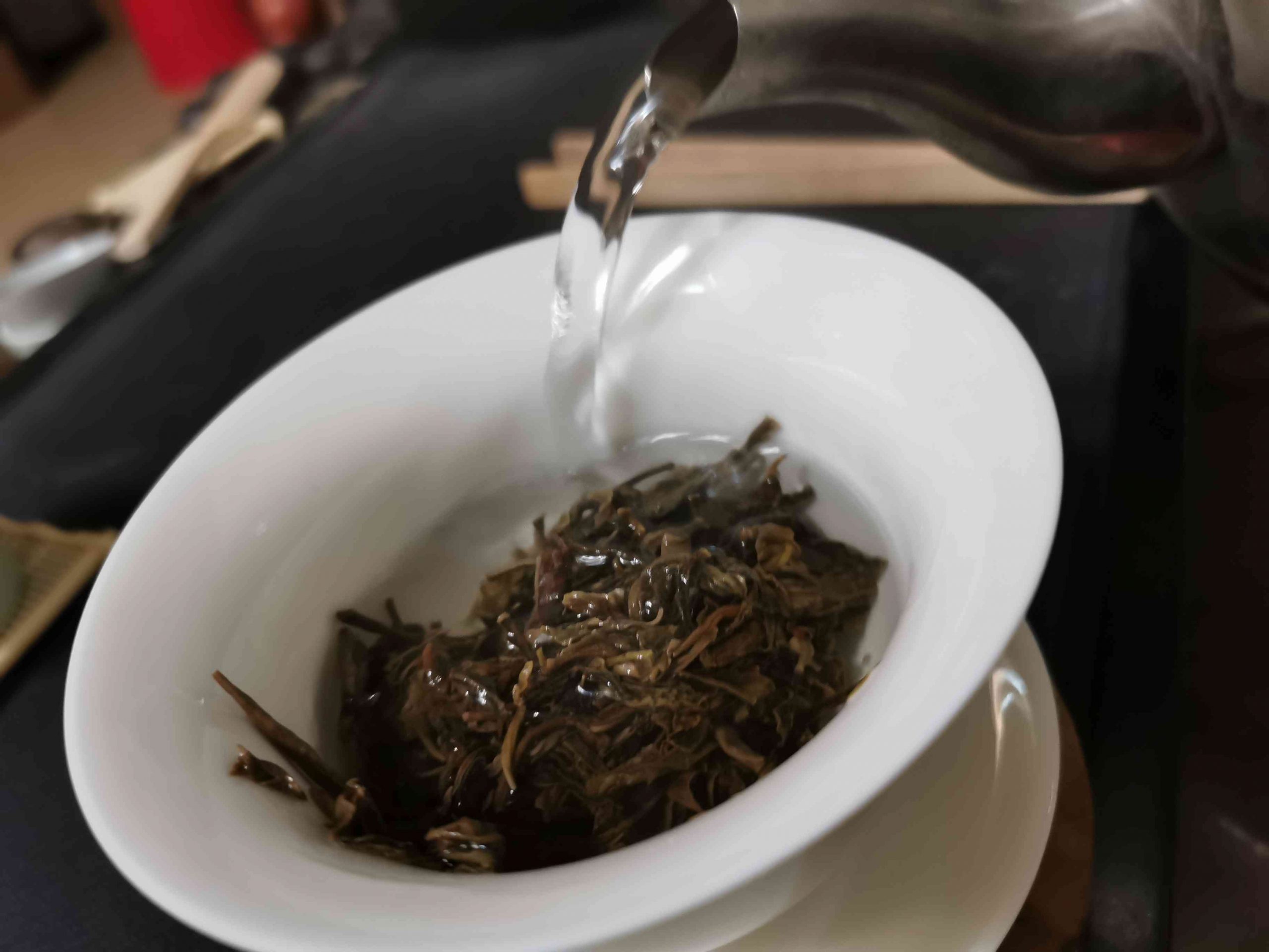 什么是普洱茶的留根泡茶法